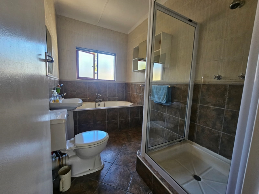 3 Bedroom Property for Sale in Dormehls Drift Western Cape